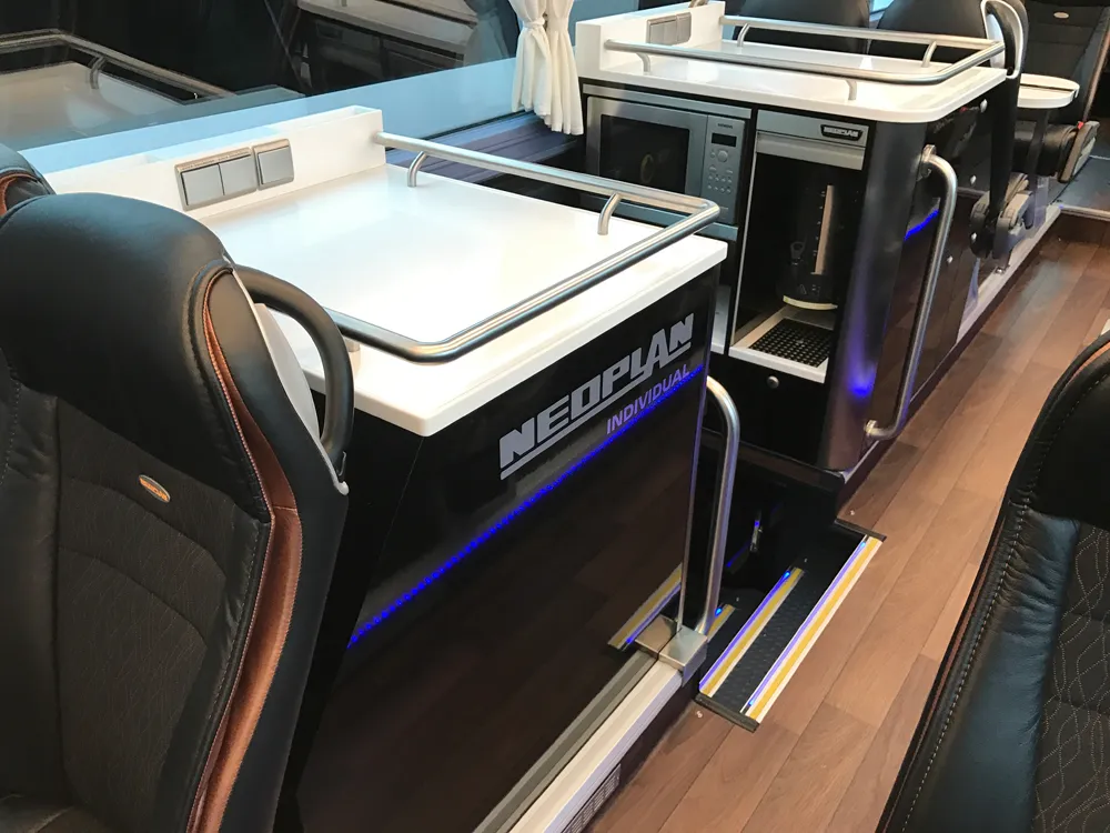 Bordküche im VIP-Bus